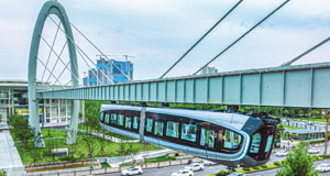 “光谷光子号”空轨建成试跑
