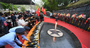 福州：清明前夕祭英烈
