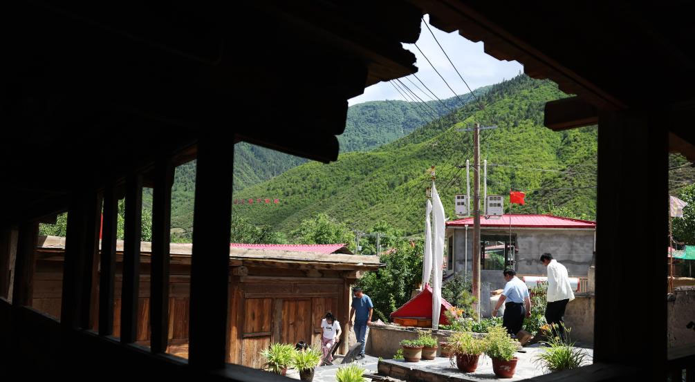 甘肃迭部：红色旅游热
