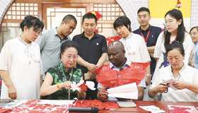 “一起看中国”山西行采访活动走进吕梁7月8日，CGTN“一起看中国”山西行采访活动走进吕梁，有来自坦桑尼亚、阿联酋、越南等国媒体及总台CGTN近30名记者、编导。