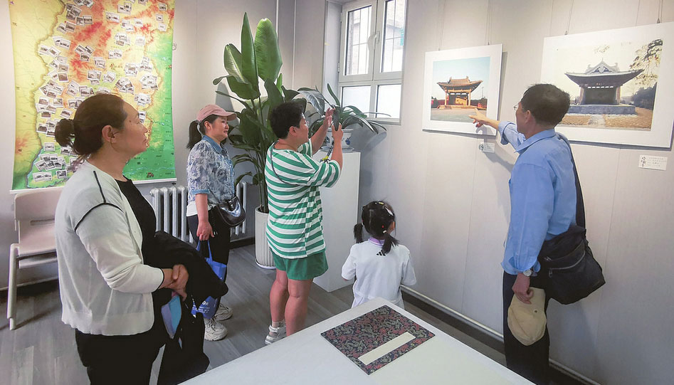 “山西古戏台”摄影作品展开展　7月1日至10日，“山西古戏台”摄影作品展览在太原市杏花岭区九三学社山西省委直属艺术支社美术馆开展。