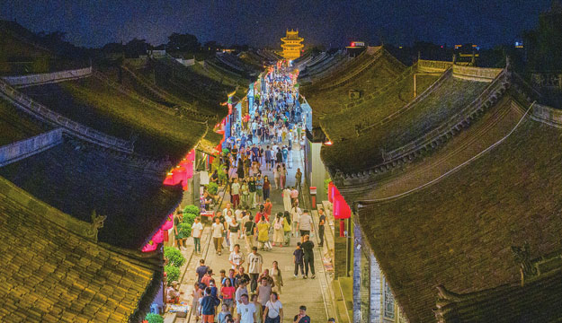 漫步古街 尽享浪漫
