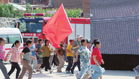 防汛演练 锤炼“真功夫”盛夏七月，骄阳似火，热浪灼人。7月29日，壶关县防汛抢险暨山洪防御地灾避险应急演练正在树掌镇福头村上演。