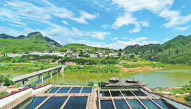太行山上“昔阳红”昔阳县系统盘活“红大寨”“老街区”“古村落”“好山水”“旧厂矿”“闲院落”等沉睡资源，全力推动农文旅产业深层耦合。
