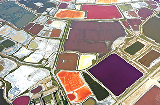 秋日七彩盐湖 绚丽多彩