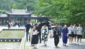 �ʯ����馨�������d�a�H�۬٫���Ȯ��O�������ɷšA�ʯ����馨����ȼ������d�a�C8��24��A��H�b���餺���B�C